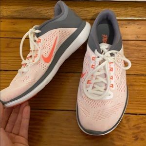 Women’s running shoes